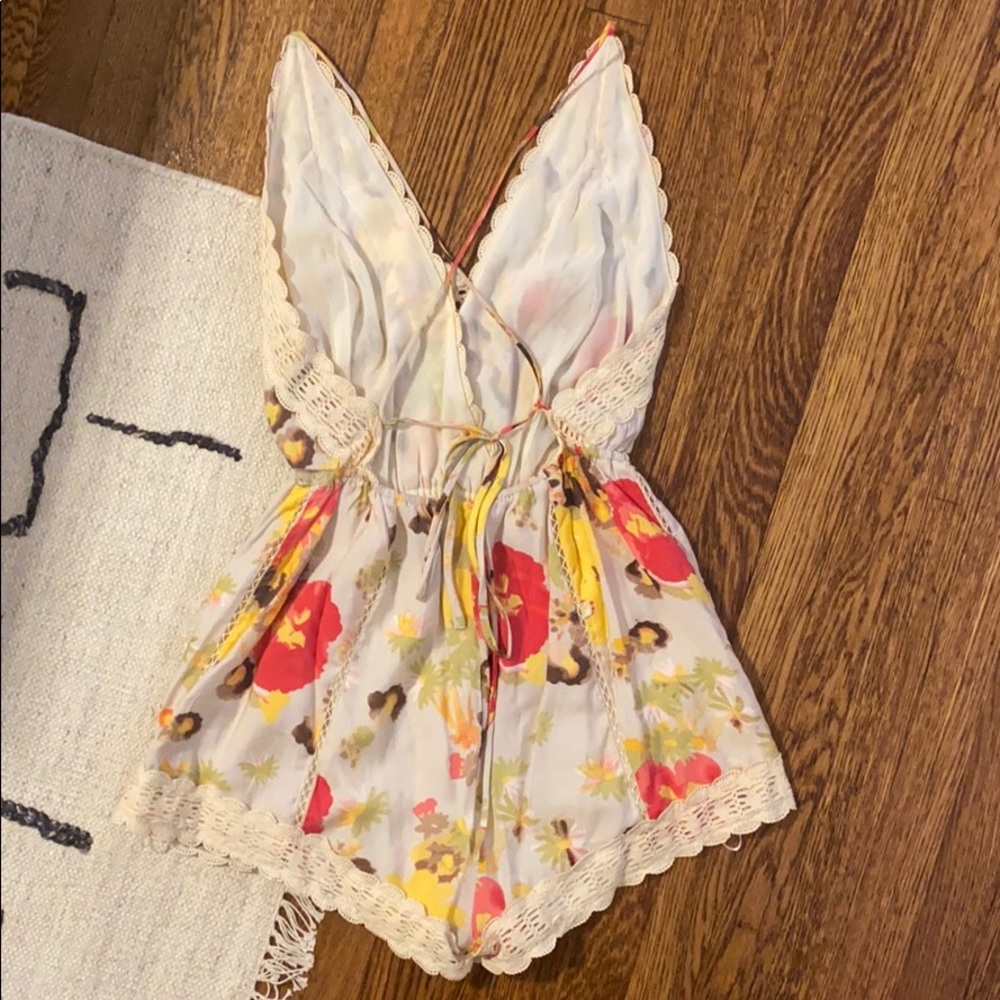 Re-Named Crochet Trim Floral Romper - Picture 5 of 8